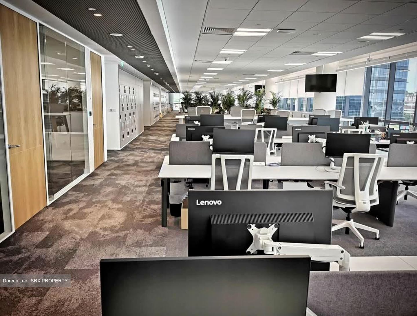 Woods Square (D25), Office #626960501
